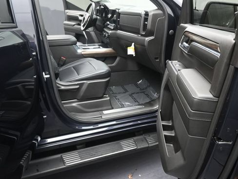 Used 2023 Chevrolet Silverado 1500 RST RWD image 14