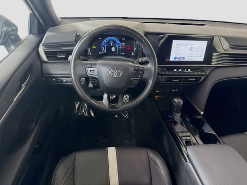 Used 2025 Toyota Camry SE FWD image 17