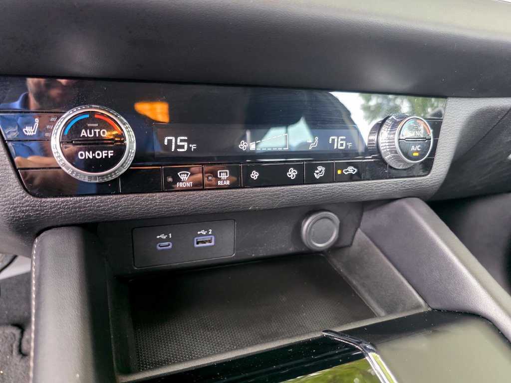 Used 2023 Mitsubishi Outlander SE FWD image 20