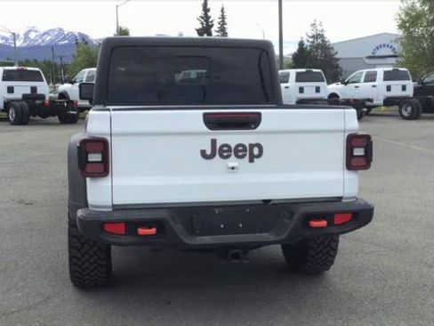 Certified 2024 Jeep Gladiator Mojave w/ Convenience Group image 7