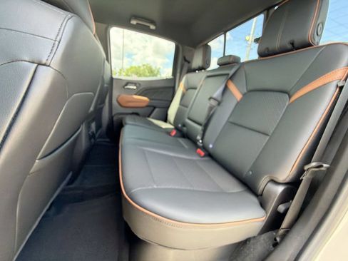 New 2026 GMC Canyon AT4 w/ AT4 Premium Package AWD/4WD image 32