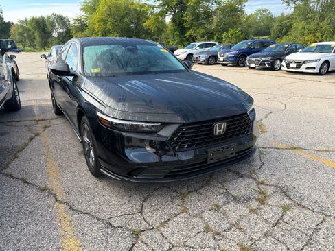 Used 2024 Honda Accord EX image 3