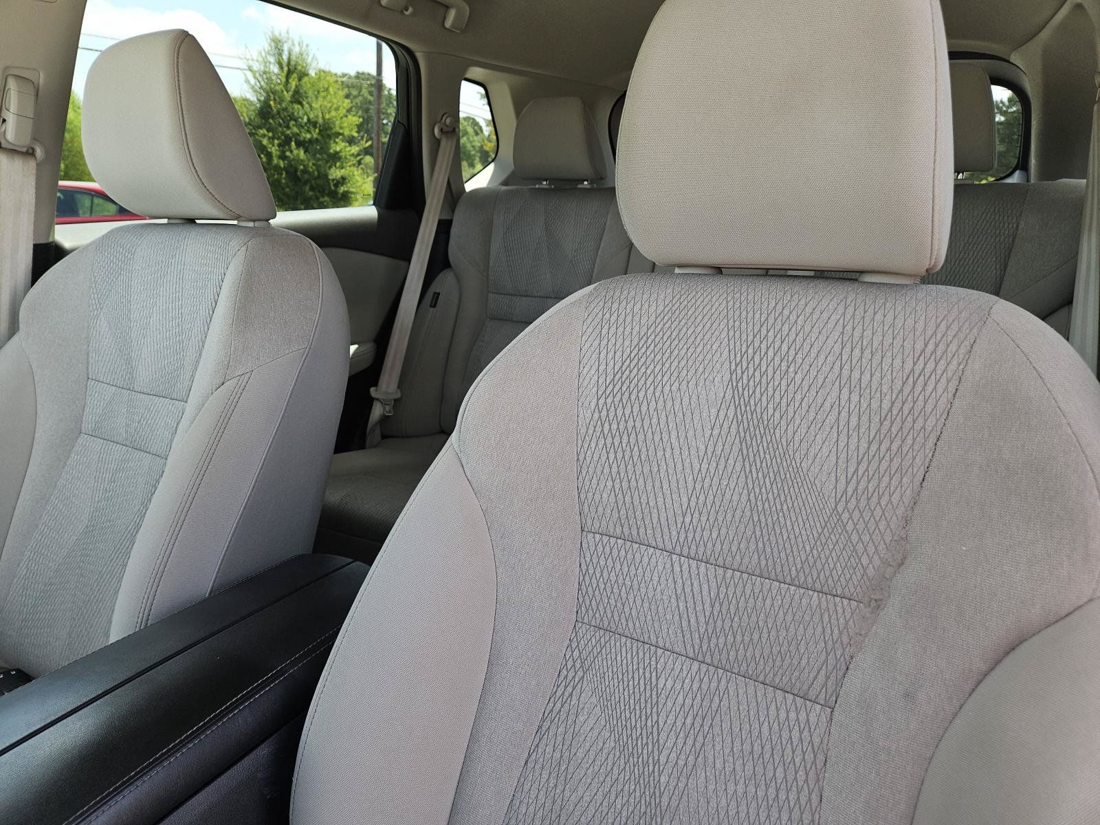 Used 2025 Nissan Rogue SV AWD/4WD image 24