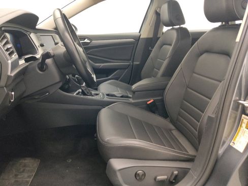 Used 2024 Volkswagen Jetta SE FWD image 17