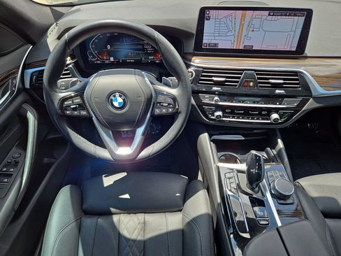 Used 2023 BMW 530i w/ Convenience Package RWD image 14