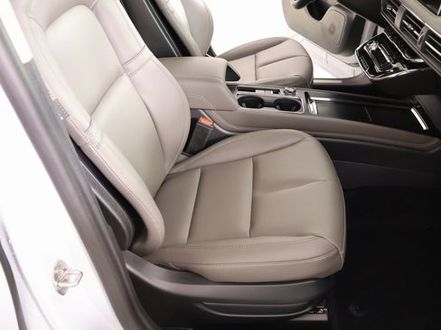 New 2026 Lincoln Corsair Premiere image 14