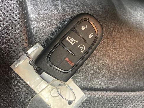 Used 2021 Jeep Cherokee Limited w/ Elite Package image 20