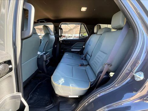 Used 2025 Toyota 4Runner Trailhunter image 19