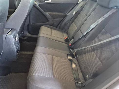Used 2018 Volkswagen Tiguan Limited w/ Premium Package FWD image 17