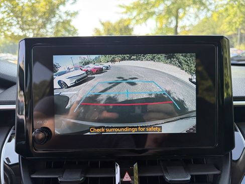 Used 2024 Toyota Corolla Cross LE FWD image 28