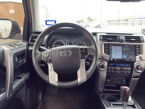 Used 2021 Toyota 4Runner Limited AWD/4WD image 18