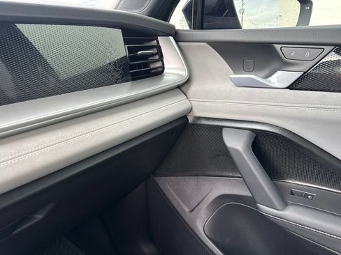 Certified 2026 Volkswagen Tiguan SE R-Line AWD/4WD image 26