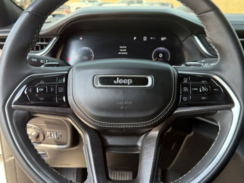 Used 2023 Jeep Grand Cherokee L Overland AWD/4WD image 18