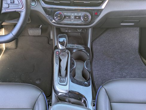 Used 2025 Buick Envista Sport Touring image 19