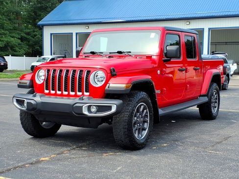 Used 2022 Jeep Gladiator Overland w/ Cold Weather Group AWD/4WD image 3
