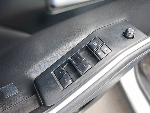 Used 2023 Toyota Highlander XSE FWD image 11