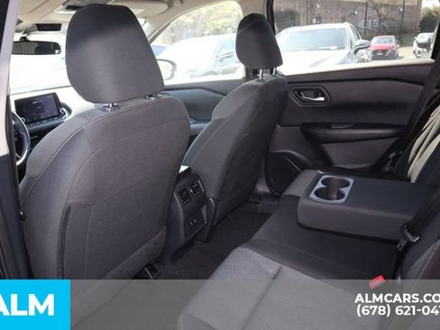 Used 2025 Nissan Rogue SV image 18