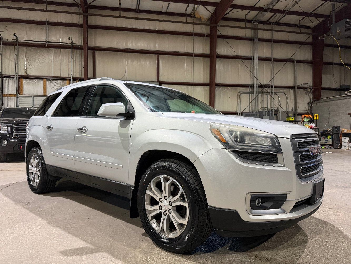 Used 2015 GMC Acadia SLT w/ Open Road Package FWD image 1