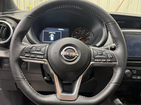 Used 2024 Nissan Kicks SR w/ SR Premium Package FWD image 10