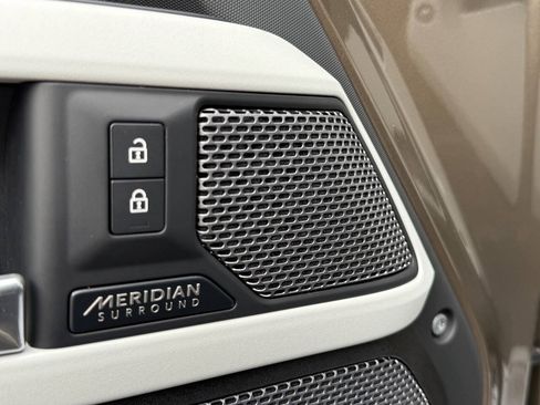 Used 2022 Land Rover Defender 110 X-Dynamic HSE AWD/4WD image 34