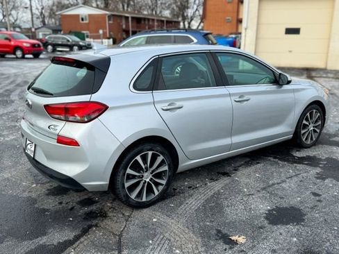 Used 2018 Hyundai Elantra GT image 8