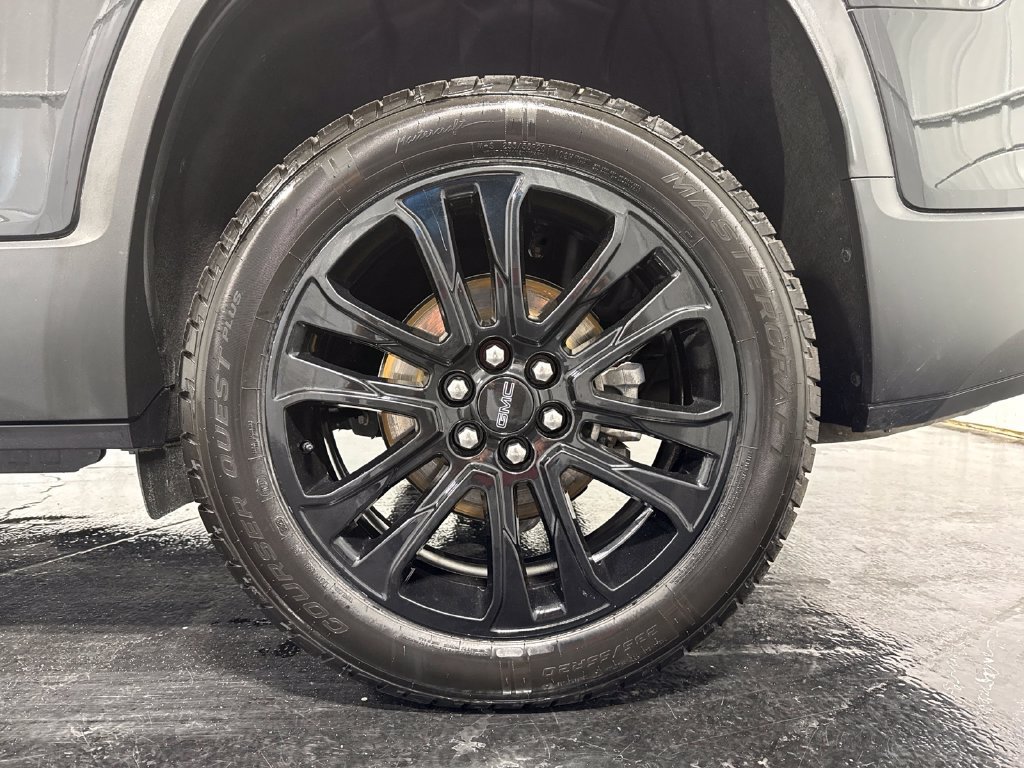 Used 2023 GMC Acadia SLT w/ Elevation Edition FWD image 7