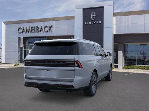 New 2025 Lincoln Navigator L Reserve image 8