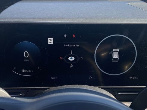 Used 2025 Hyundai Kona Limited image 12