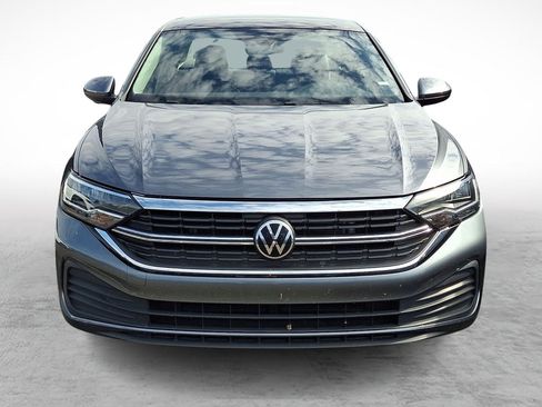 Used 2024 Volkswagen Jetta SE FWD image 2