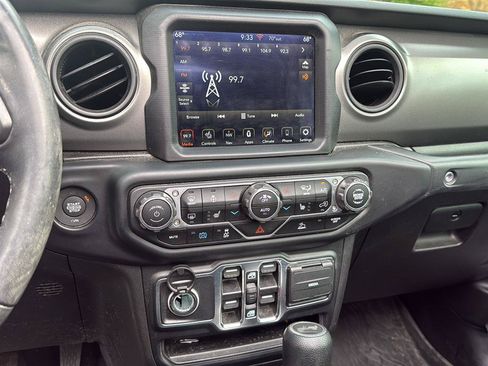 Used 2023 Jeep Wrangler Unlimited w/ Sun & Screen Package AWD/4WD image 49
