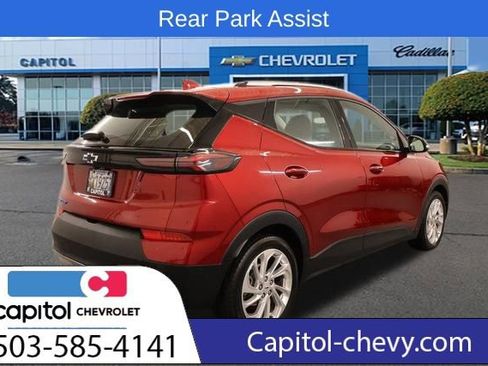 Used 2023 Chevrolet Bolt EUV LT w/ Driver Confidence Package image 3