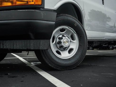 New 2025 Chevrolet Express 3500 w/ Driver Convenience Package image 5