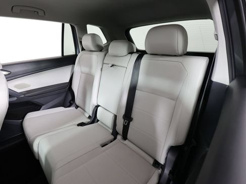 Used 2018 Volkswagen Tiguan SE AWD/4WD image 15