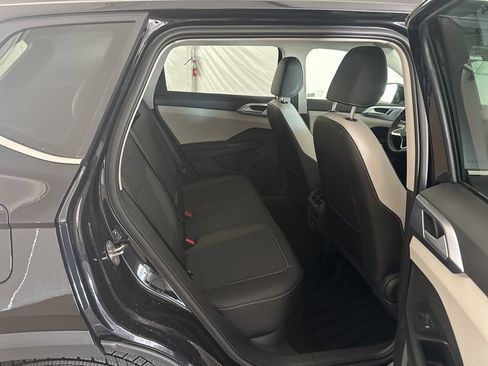 New 2026 Volkswagen Taos SE FWD image 15