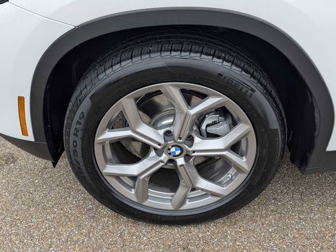 Used 2025 BMW X4 xDrive30i w/ Premium Package image 25