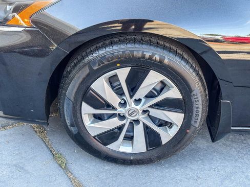 Used 2025 Nissan Altima 2.5 S FWD image 12