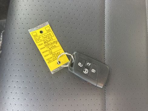 Used 2024 Volkswagen Jetta SE image 31