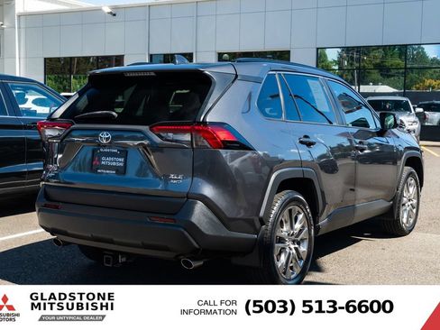 Used 2019 Toyota RAV4 XLE Premium w/ Cold Weather Package AWD/4WD image 7