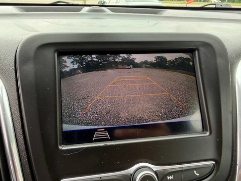 Used 2021 Chevrolet Equinox LT FWD image 19
