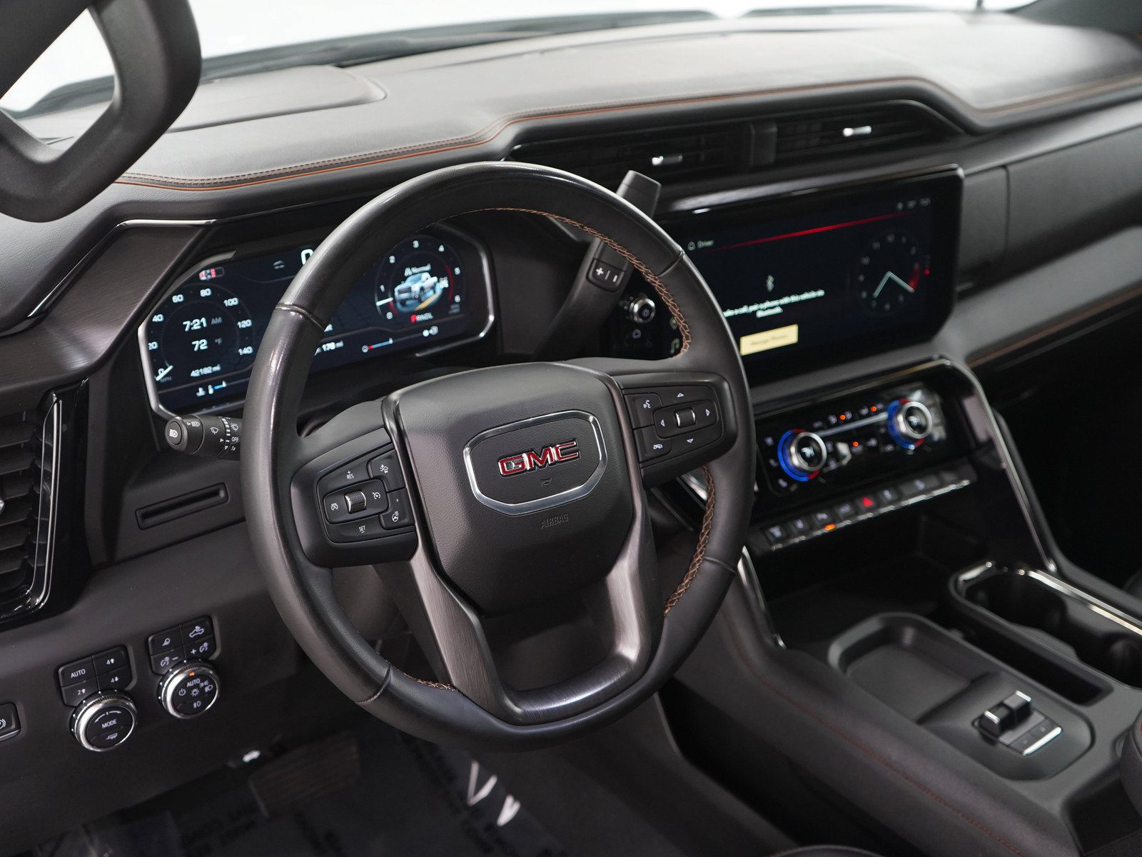 Used 2024 GMC Sierra 2500 AT4 w/ AT4 Preferred Package AWD/4WD image 18
