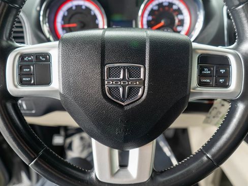 Used 2018 Dodge Grand Caravan SXT image 17