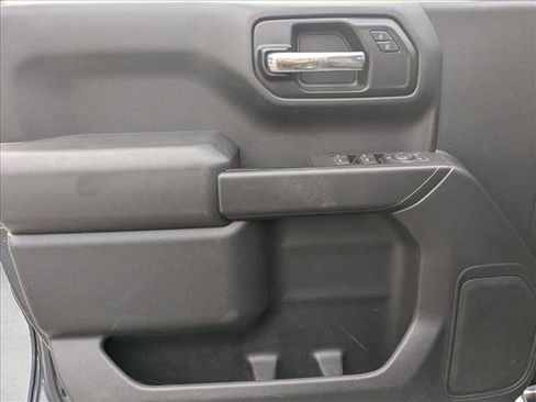 Used 2020 Chevrolet Silverado 1500 Custom w/ Custom Value Package image 9
