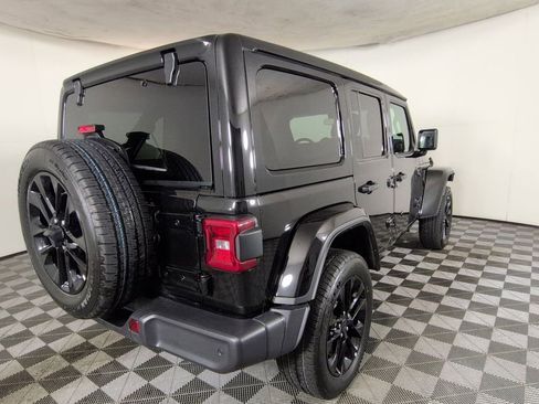 Certified 2025 Jeep Wrangler Unlimited Sahara w/ Safety Group AWD/4WD image 6