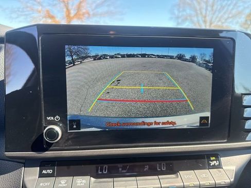 Used 2025 Toyota Camry LE image 33