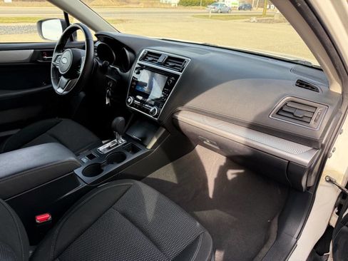 Used 2018 Subaru Outback 2.5i Premium image 24