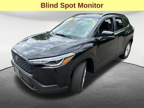 Used 2024 Toyota Corolla Cross LE w/ Moonroof Package AWD/4WD image 5