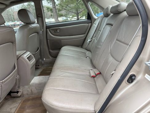 Used 2000 Toyota Avalon XL image 36