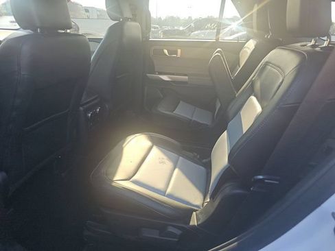 Used 2024 Ford Explorer XLT w/ Equipment Group 202A AWD/4WD image 10