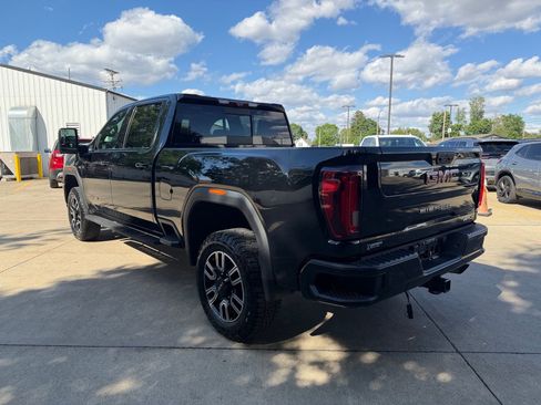 Used 2022 GMC Sierra 2500 AT4 w/ AT4 Premium Plus Package AWD/4WD image 9