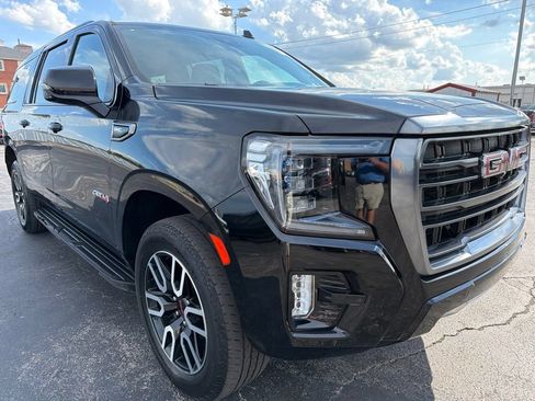 Used 2024 GMC Yukon XL AT4 w/ Technology Package AWD/4WD image 8